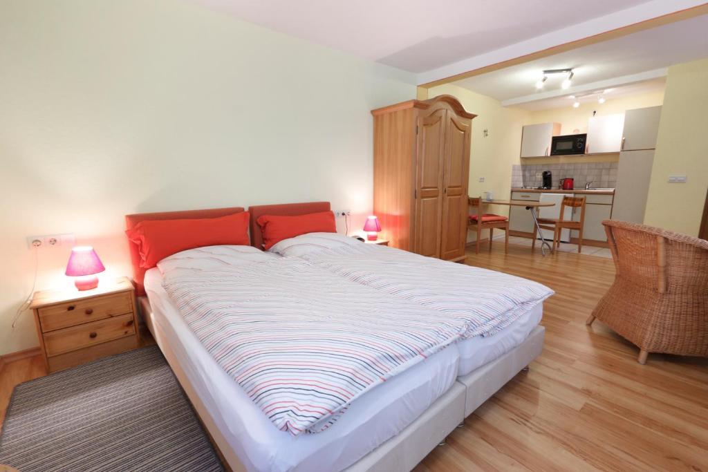 Hotel Pension Stern Bad Buchau Oda fotoğraf